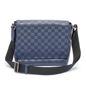 Louis Vuitton District Messenger PM