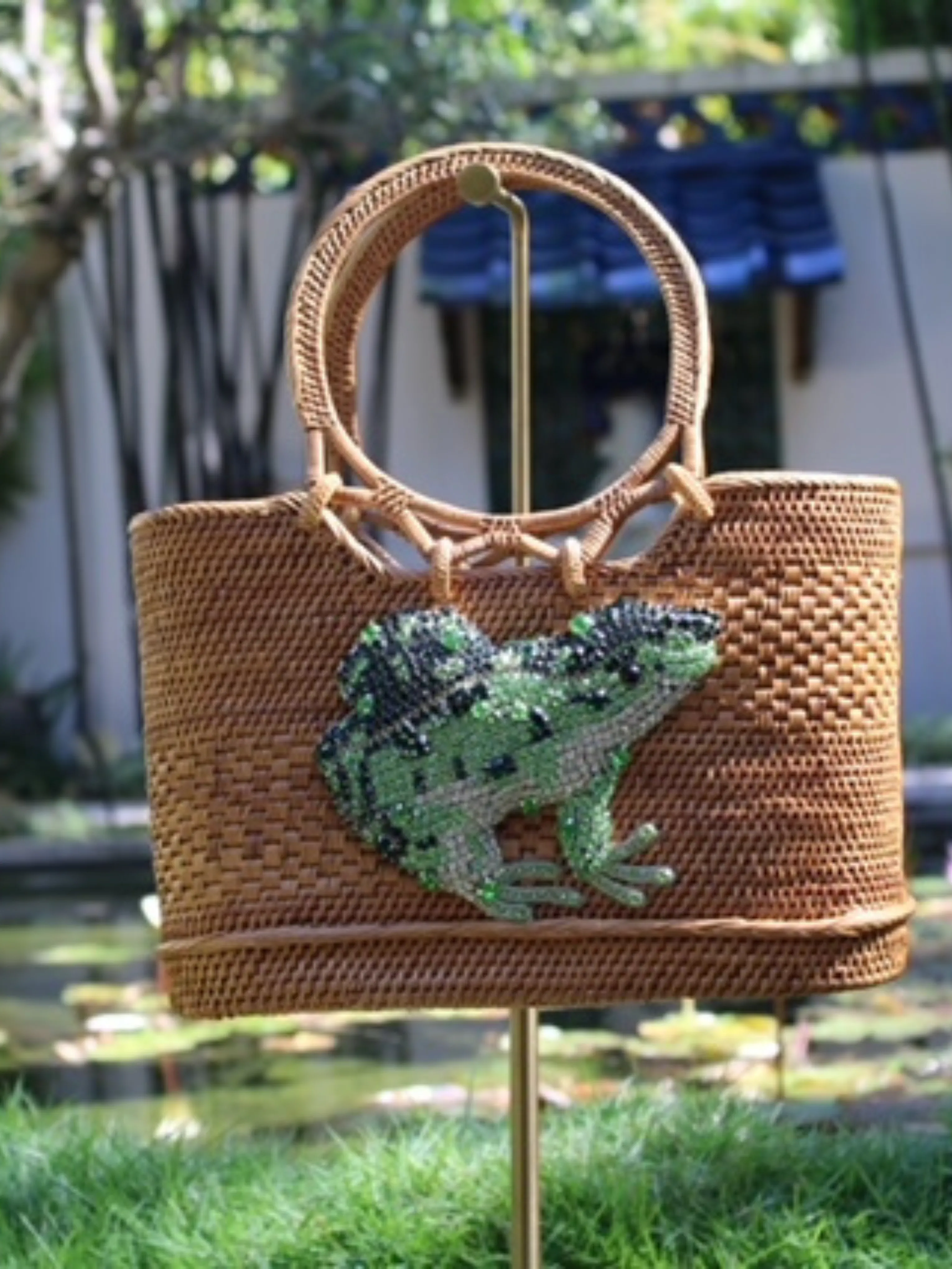 Raffia Tote with Green Bullfrog